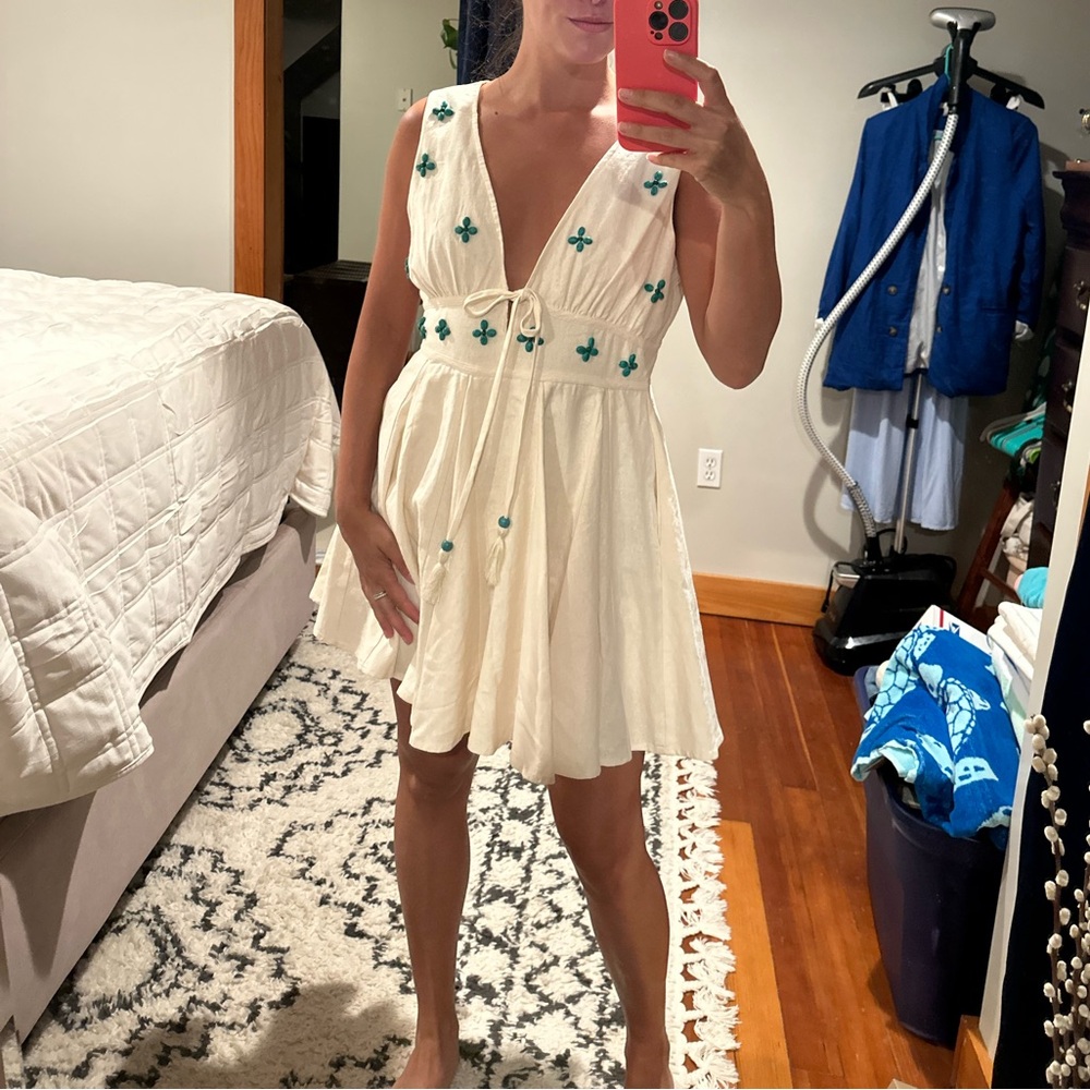 NWT House of Harlow  Cream Dress - Picture 4 of 11